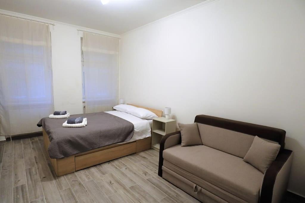 Apartman Vishegrad Apartment Karlovy Vary Exterior photo